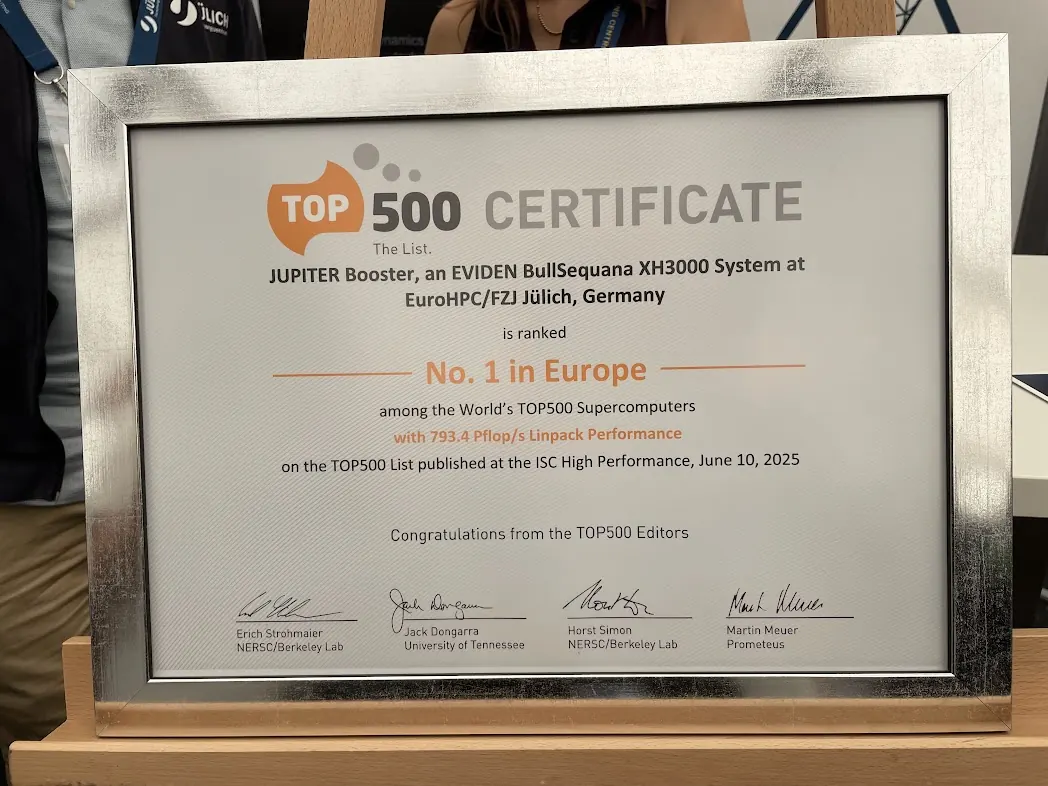 Privates Foto der TOP500-Urkunde für JUPITER Booster am Forschungszentrum Jülich
